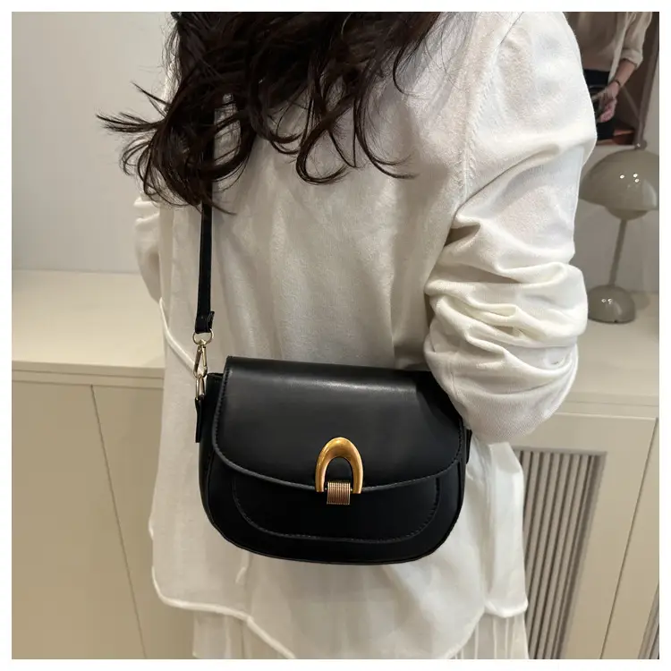 Retro Women's Crossbody Bag 2025 New Commuter Style — feature 15