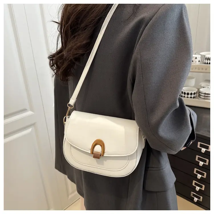 Retro Women's Crossbody Bag 2025 New Commuter Style — feature 8