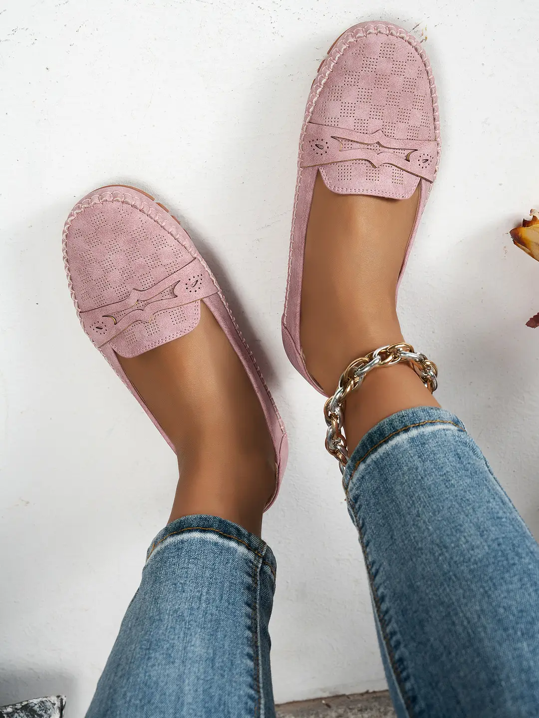 Large Size Popular Foreign Trade Flat-Soled Loafers for Women with Stitched Smiley Face Decoration, Retro Slip-On Style, Supplied by Cross-Border E-Commerce — feature 23