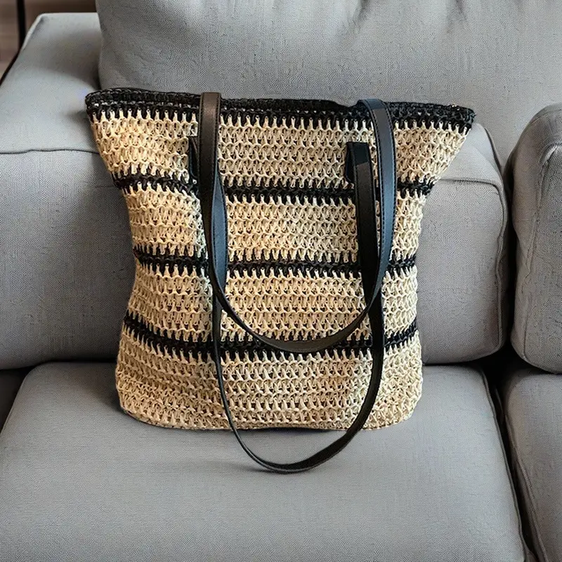 Ultra-light woven straw tote bag for women summer commuter - Image 2
