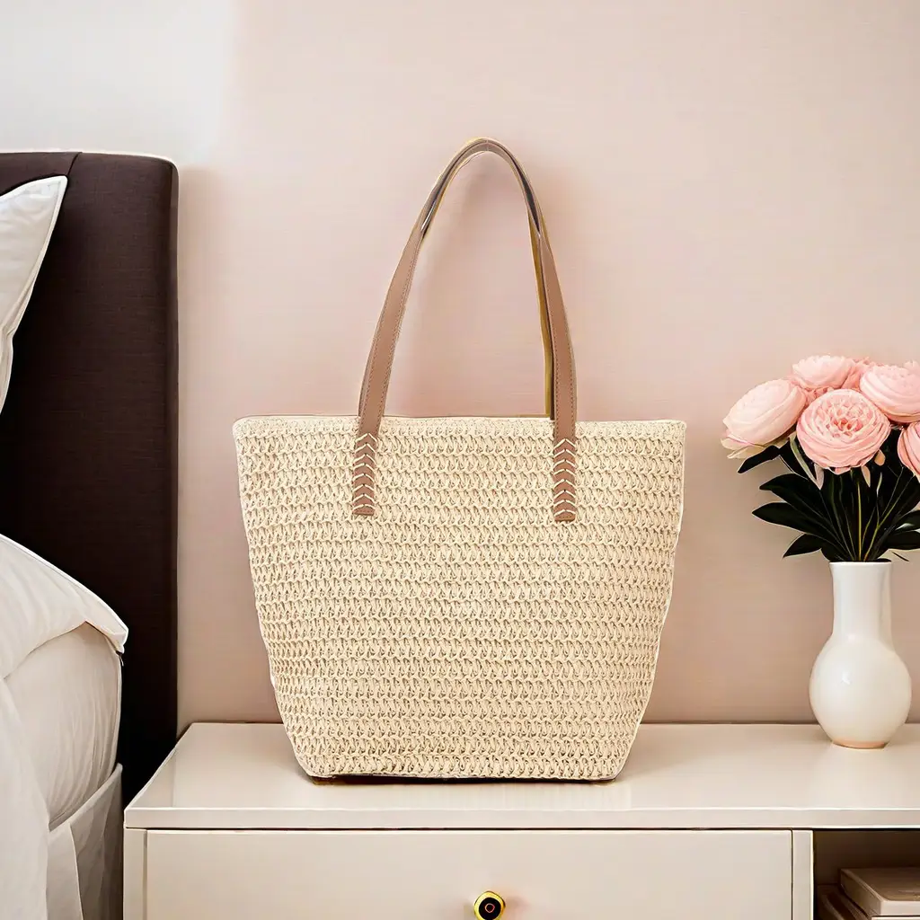 Ultra-light woven straw tote bag for women summer commuter - Image 3