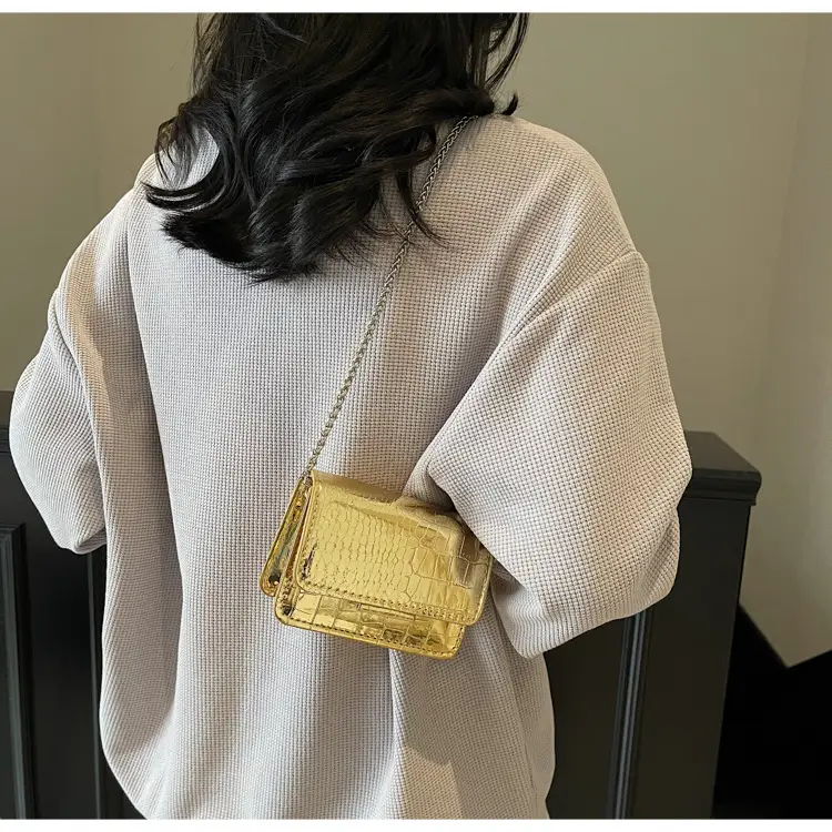 High-End Clear Croc Pattern Chain Crossbody Bag for Women — feature 16