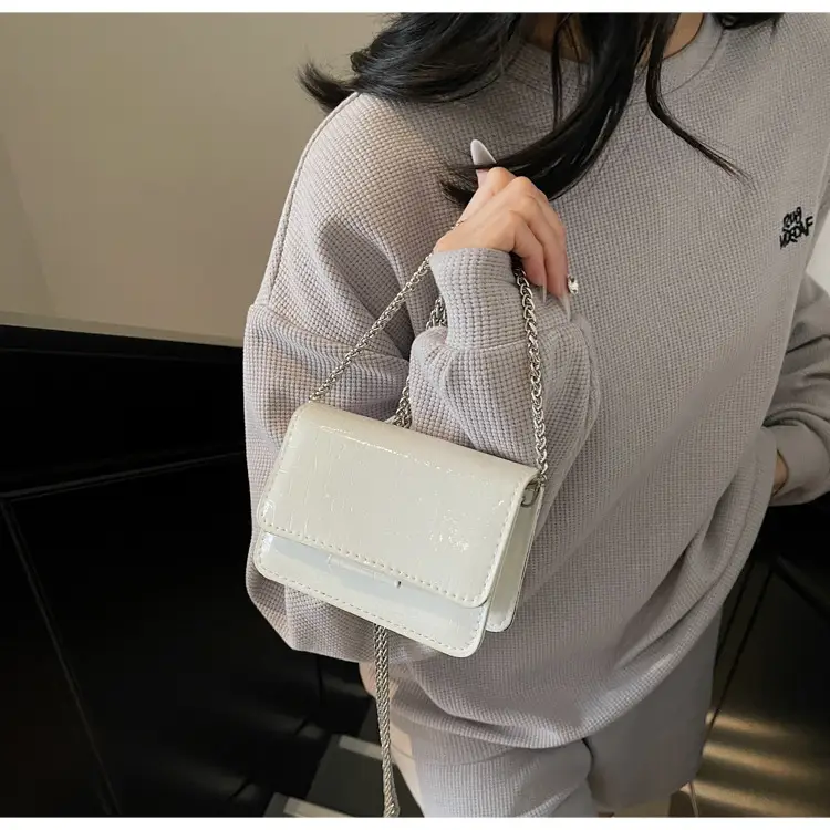 High-End Clear Croc Pattern Chain Crossbody Bag for Women — feature 20