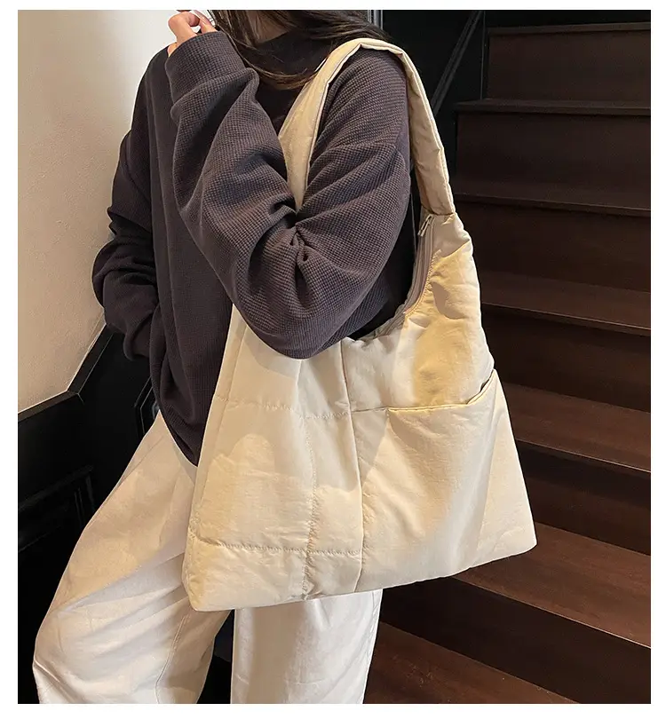 Women's Large Black Tote Bag Luggage Leather Goods — feature 1