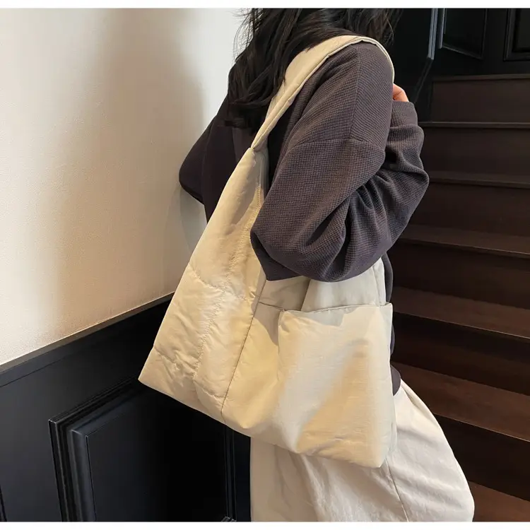 Women's Large Black Tote Bag Luggage Leather Goods — feature 29