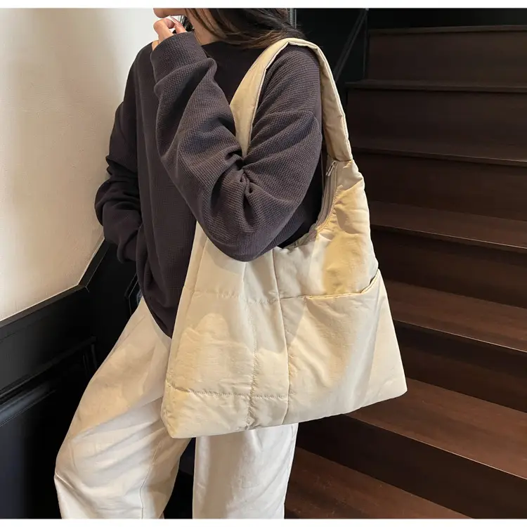 Women's Large Black Tote Bag Luggage Leather Goods — feature 31