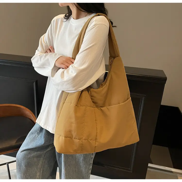 Women's Large Black Tote Bag Luggage Leather Goods — feature 42
