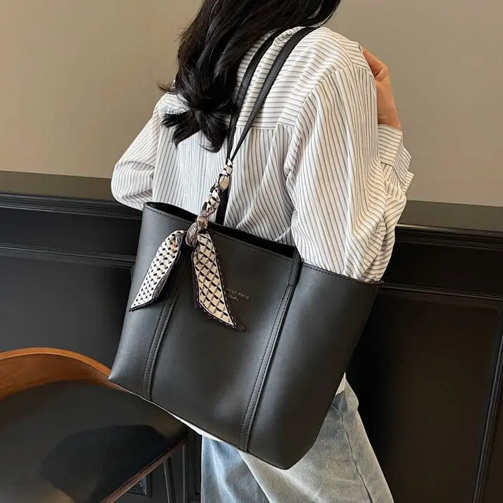Women's Retro Leather Shoulder Bag Brown Large Capacity - Image 7