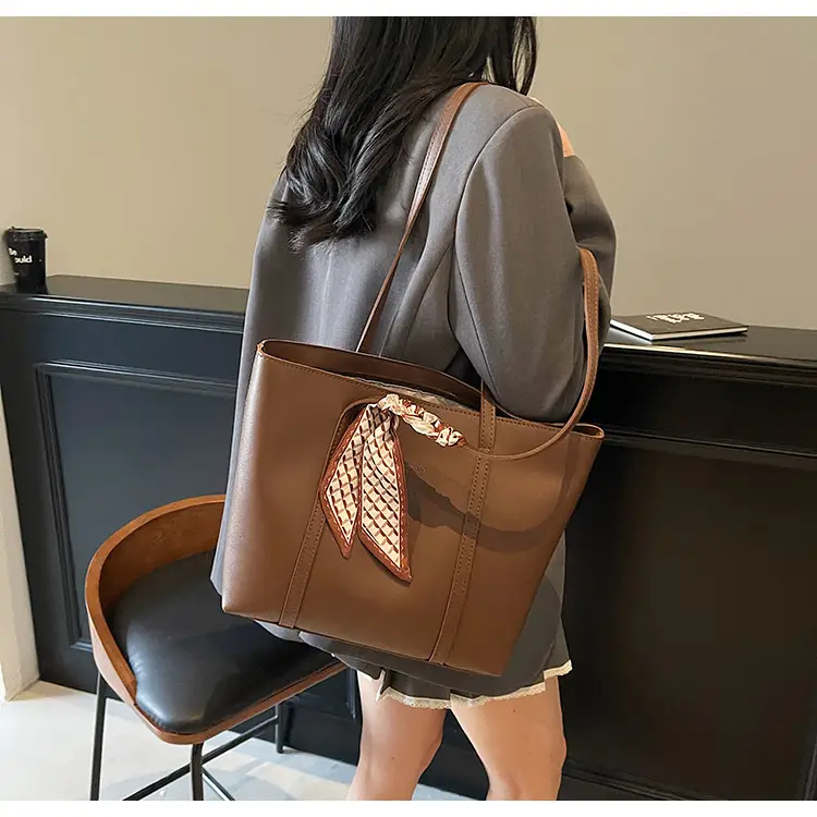 Women's Retro Leather Shoulder Bag Brown Large Capacity — feature 30