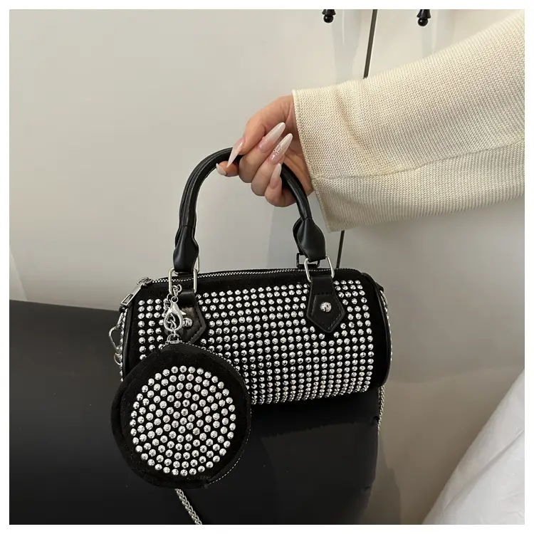 Black Diamond Chain Crossbody Bag for Women — feature 17