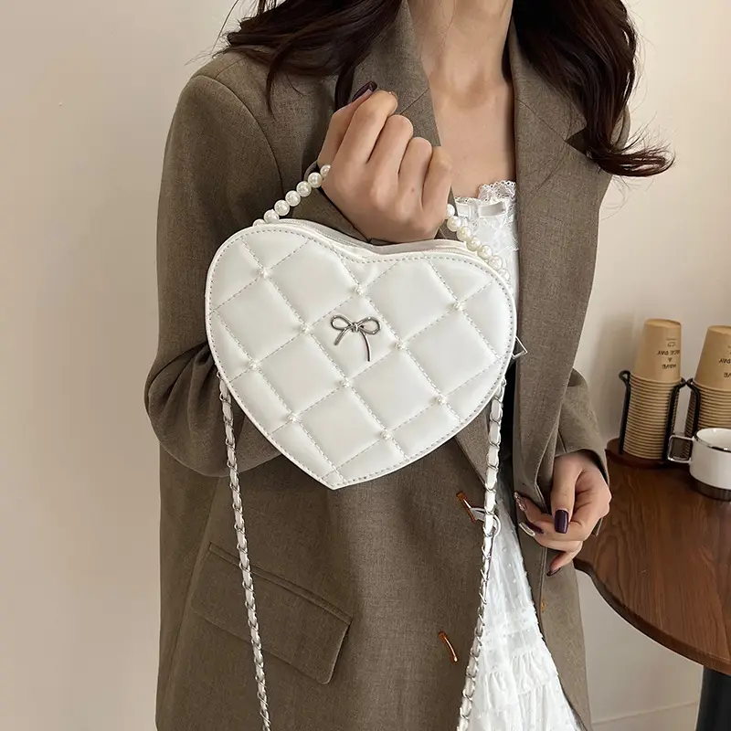 Red Heart Bow Pearl Chain Mini Shoulder Bag - Image 8
