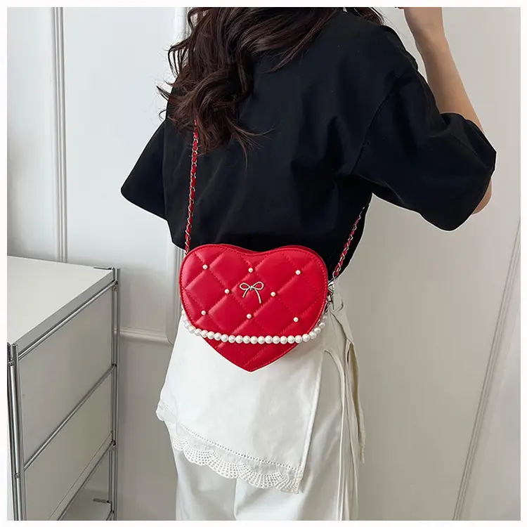 Red Heart Bow Pearl Chain Mini Shoulder Bag — feature 11
