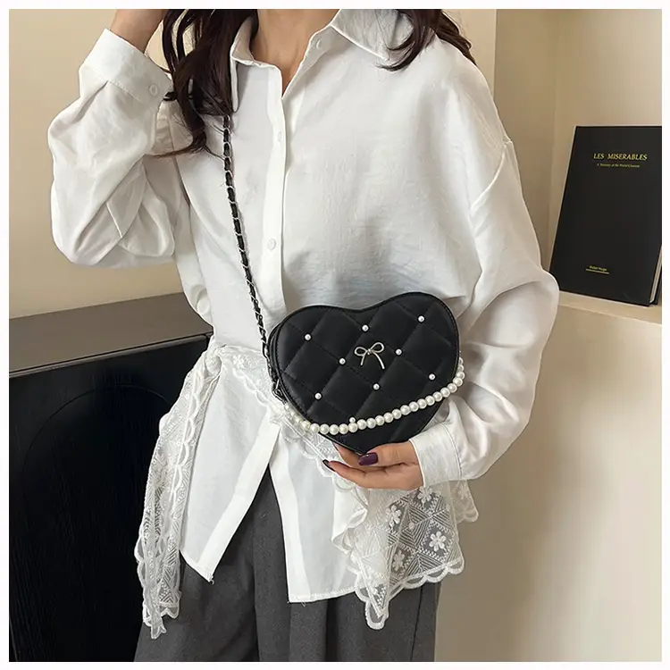 Red Heart Bow Pearl Chain Mini Shoulder Bag — feature 12