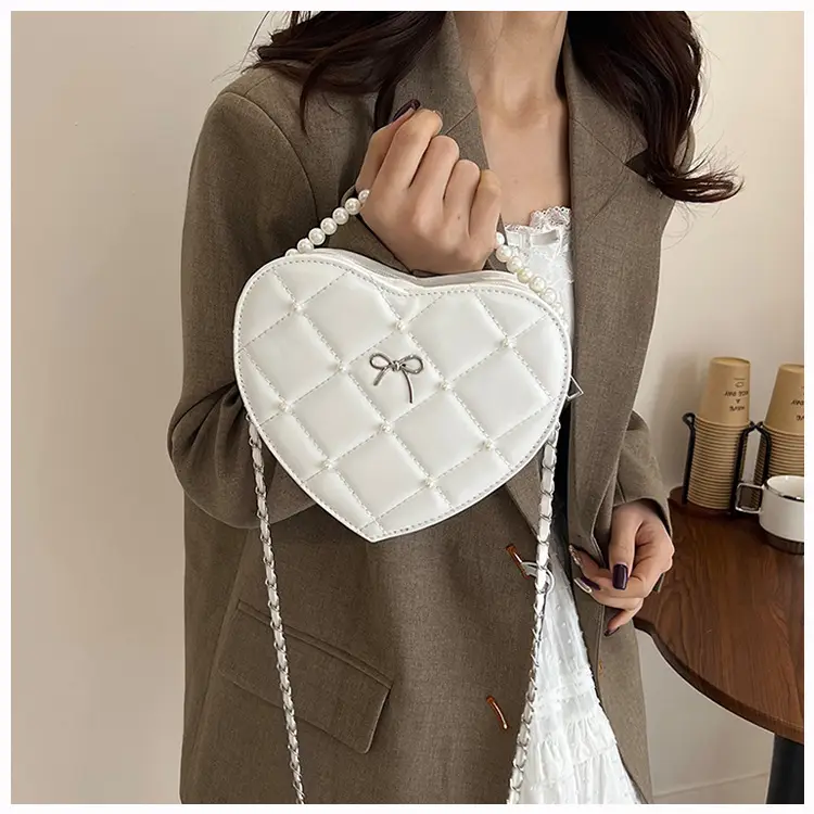 Red Heart Bow Pearl Chain Mini Shoulder Bag — feature 14