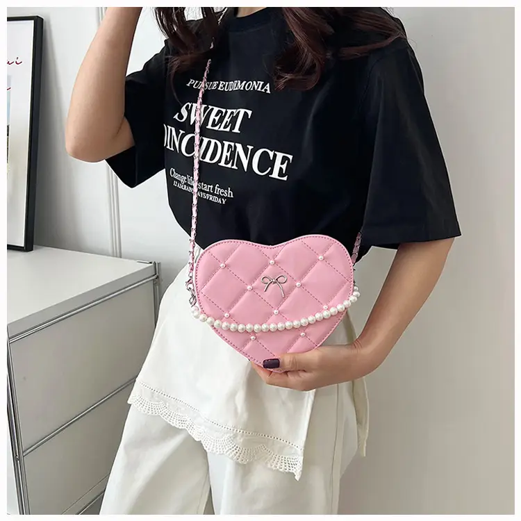 Red Heart Bow Pearl Chain Mini Shoulder Bag — feature 8
