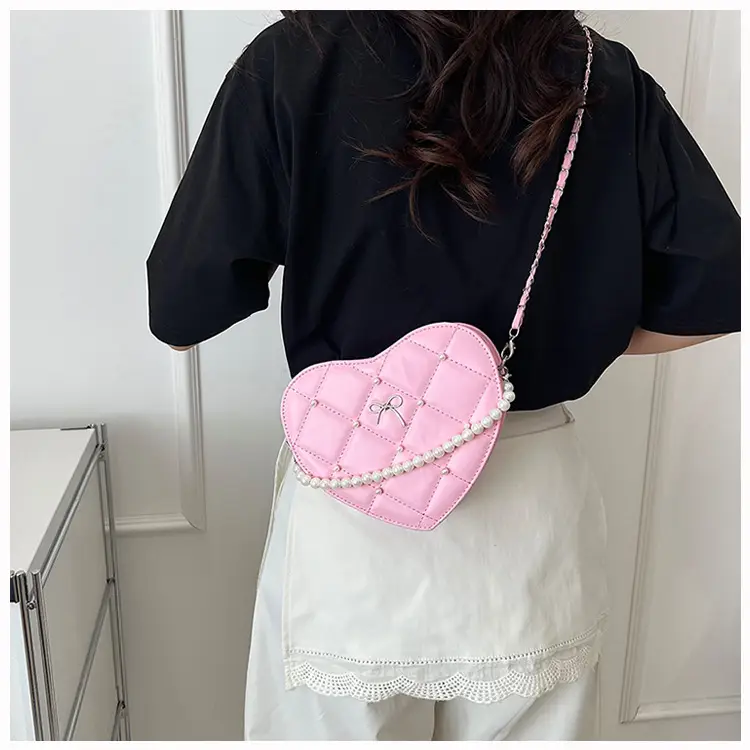 Red Heart Bow Pearl Chain Mini Shoulder Bag — feature 9