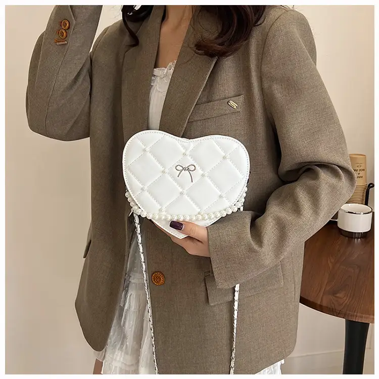 Red Heart Pearl Chain Love Bag for Women — feature 11
