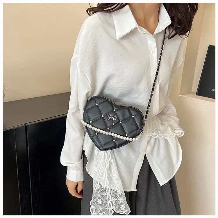 Red Heart Pearl Chain Love Bag for Women — feature 12