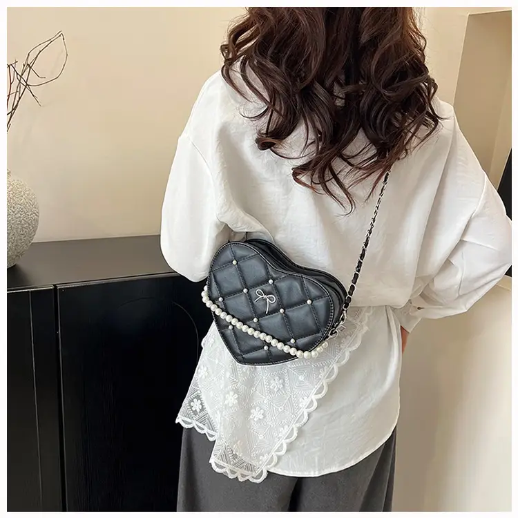 Red Heart Pearl Chain Love Bag for Women — feature 13