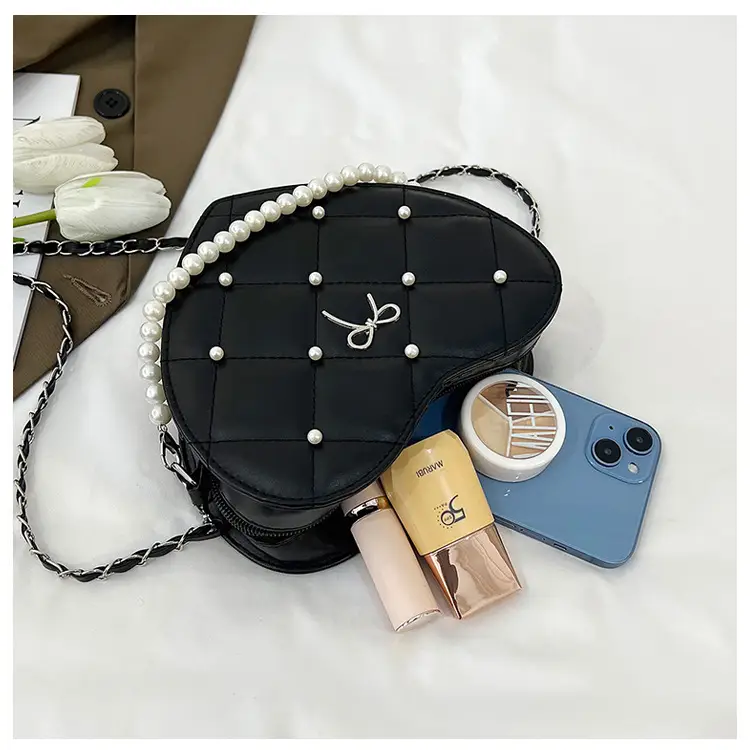 Red Heart Pearl Chain Love Bag for Women — feature 4