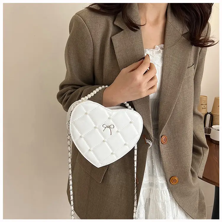 Red Heart Pearl Chain Love Bag for Women — feature 9