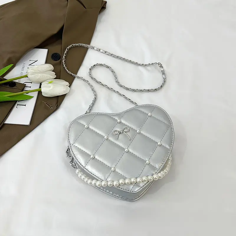Red Heart Pearl Chain Love Bag for Women - Image 5