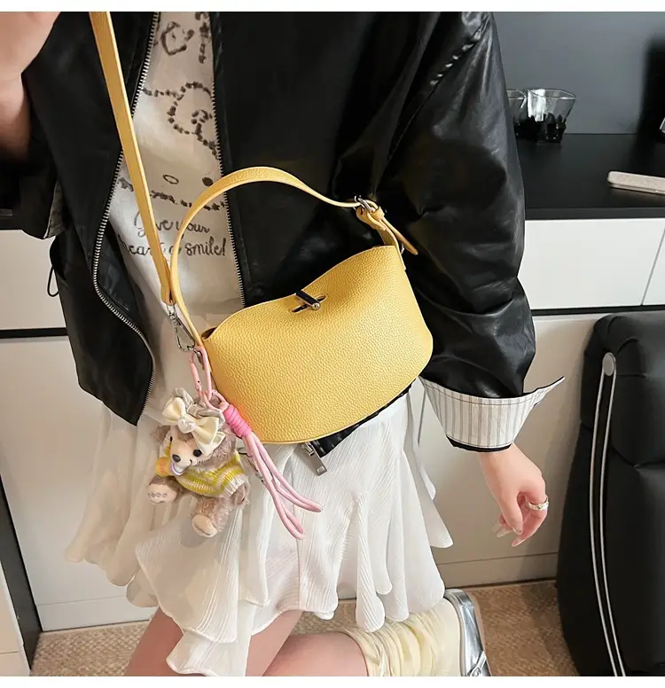 Black Crossbody Bag for Women Spring Summer 2026 — feature 21