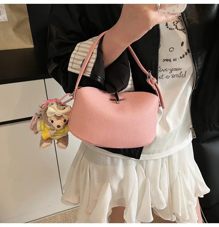 Black Crossbody Bag for Women Spring Summer 2026 — feature 31