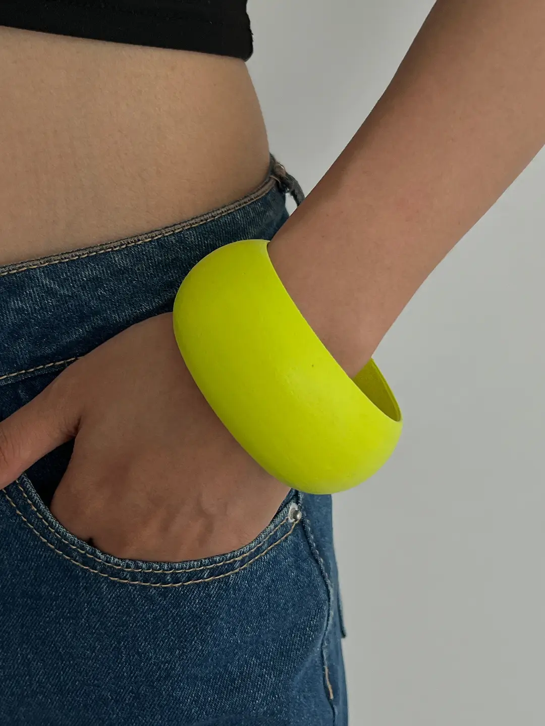 European and American Cross-border Jewelry 2025 New Wide-faced Bracelet Exaggerated Wooden Fluorescent Green High-end Fashion Bracelet — feature 15