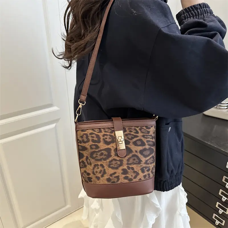 Retro Leopard Print Shoulder Bag 205 Spring Summer New Trendy Casual Splicing Crossbody Bag Foreign Style Hand Bucket Bag - Image 6