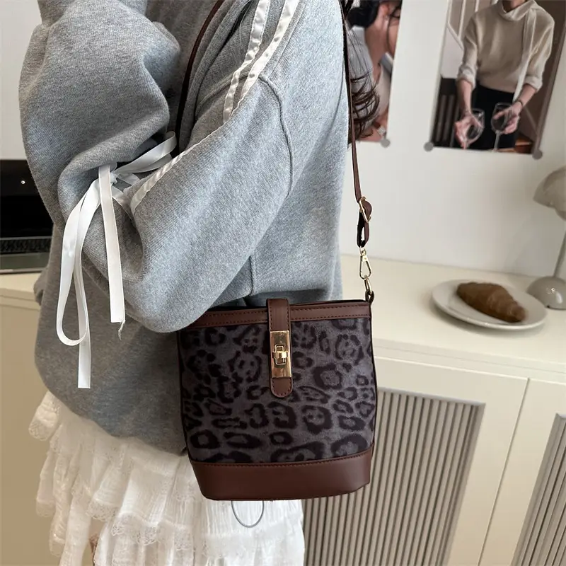 Retro Leopard Print Shoulder Bag 205 Spring Summer New Trendy Casual Splicing Crossbody Bag Foreign Style Hand Bucket Bag - Image 7