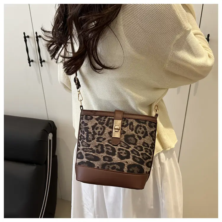 Retro Leopard Print Shoulder Bag 205 Spring Summer New Trendy Casual Splicing Crossbody Bag Foreign Style Hand Bucket Bag — feature 14