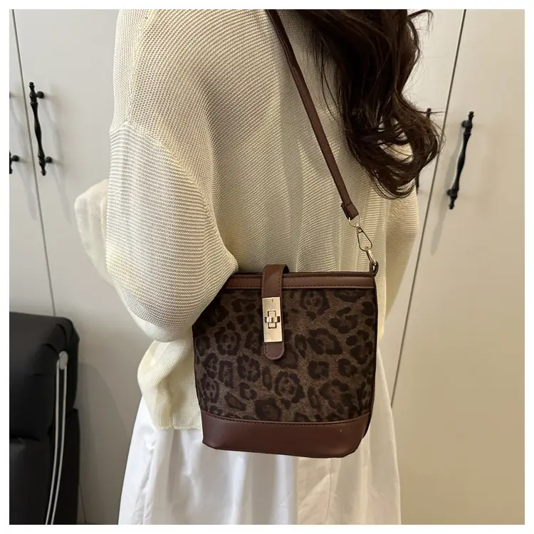 Retro Leopard Print Shoulder Bag 205 Spring Summer New Trendy Casual Splicing Crossbody Bag Foreign Style Hand Bucket Bag — feature 15