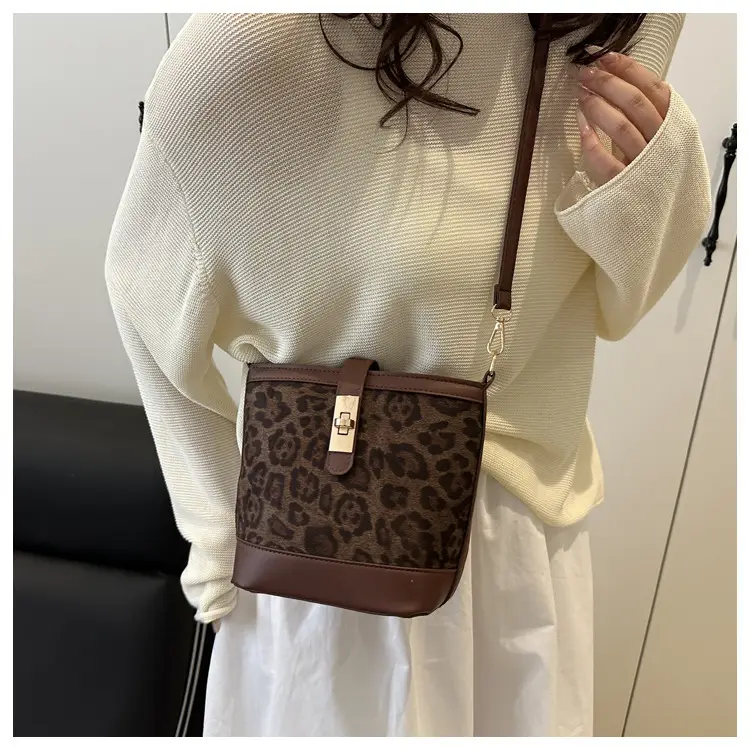 Retro Leopard Print Shoulder Bag 205 Spring Summer New Trendy Casual Splicing Crossbody Bag Foreign Style Hand Bucket Bag — feature 16