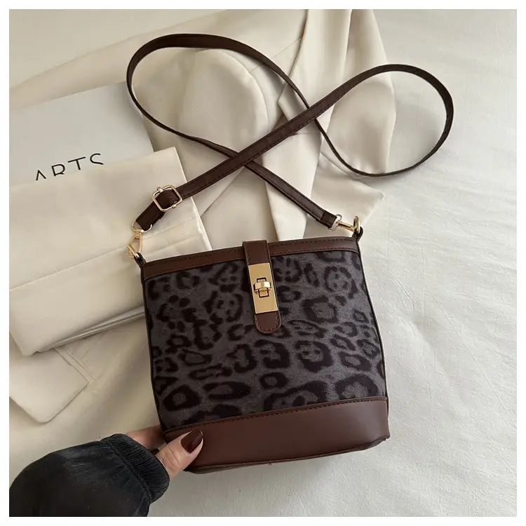 Retro Leopard Print Shoulder Bag 205 Spring Summer New Trendy Casual Splicing Crossbody Bag Foreign Style Hand Bucket Bag — feature 17