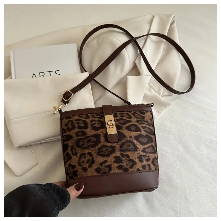 Retro Leopard Print Shoulder Bag 205 Spring Summer New Trendy Casual Splicing Crossbody Bag Foreign Style Hand Bucket Bag — feature 19