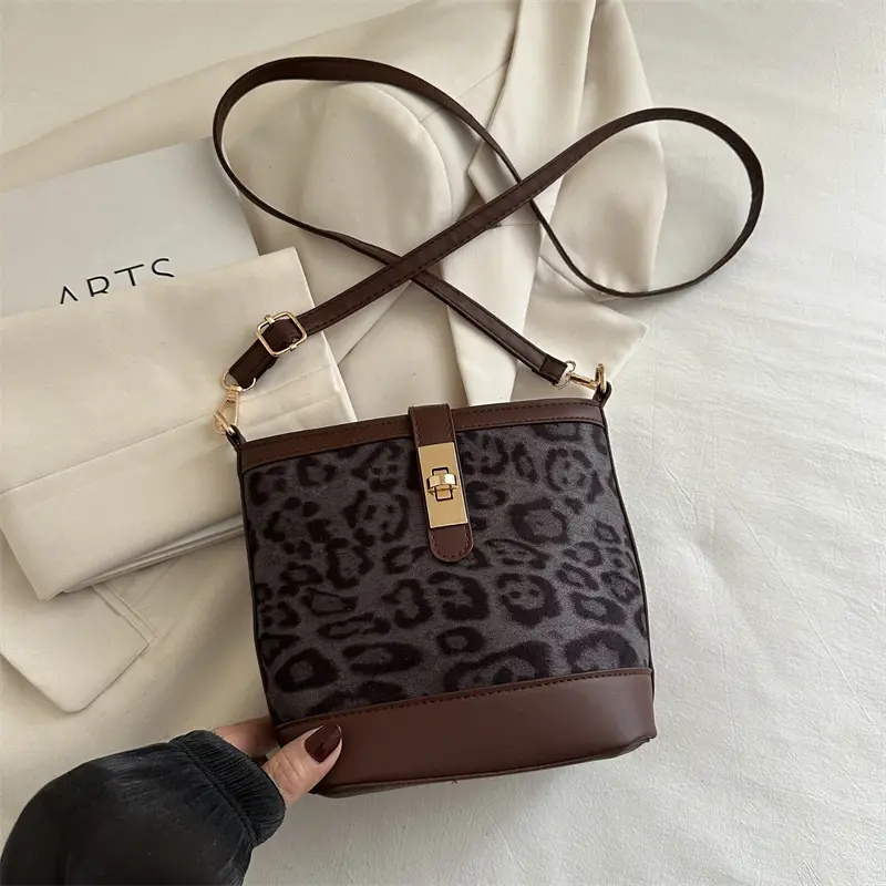 Retro Leopard Print Shoulder Bag 205 Spring Summer New Trendy Casual Splicing Crossbody Bag Foreign Style Hand Bucket Bag - Image 3