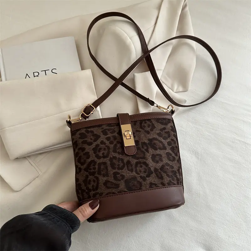 Retro Leopard Print Shoulder Bag 205 Spring Summer New Trendy Casual Splicing Crossbody Bag Foreign Style Hand Bucket Bag - Image 4