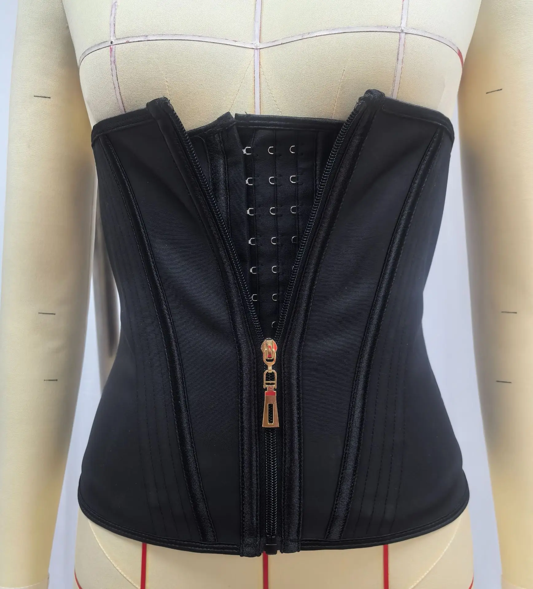 Black Waist Trainer for Women 3-Buckle Hourglass Shaping — feature 16