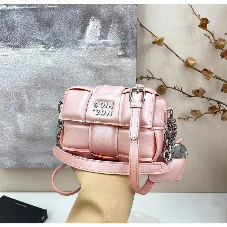 Elegant White Woven Chain Crossbody Bag for Women — feature 16