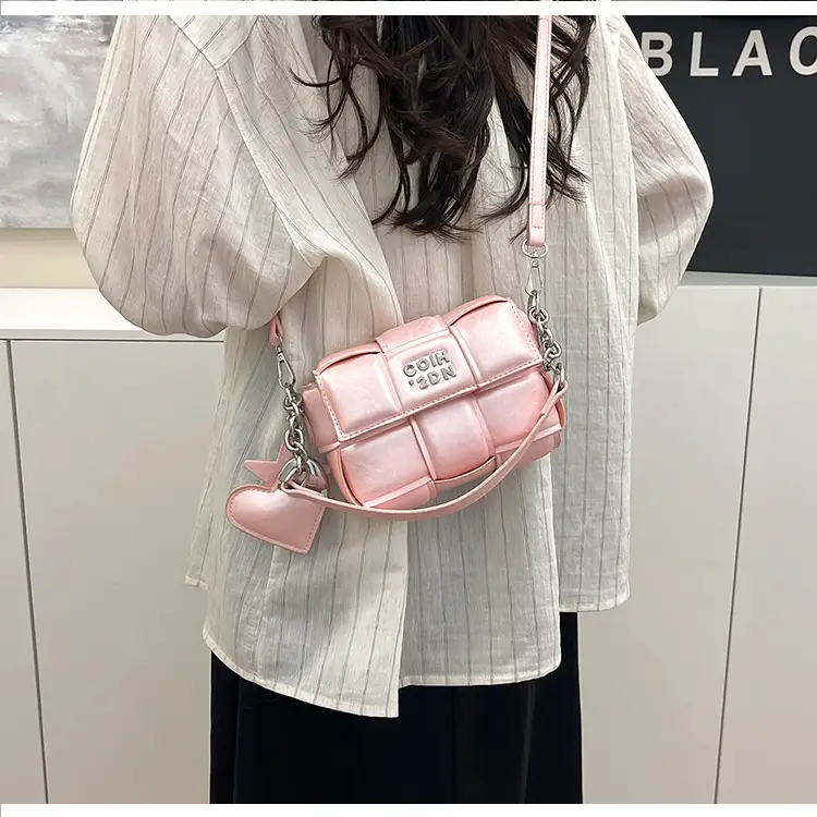 Elegant White Woven Chain Crossbody Bag for Women — feature 28