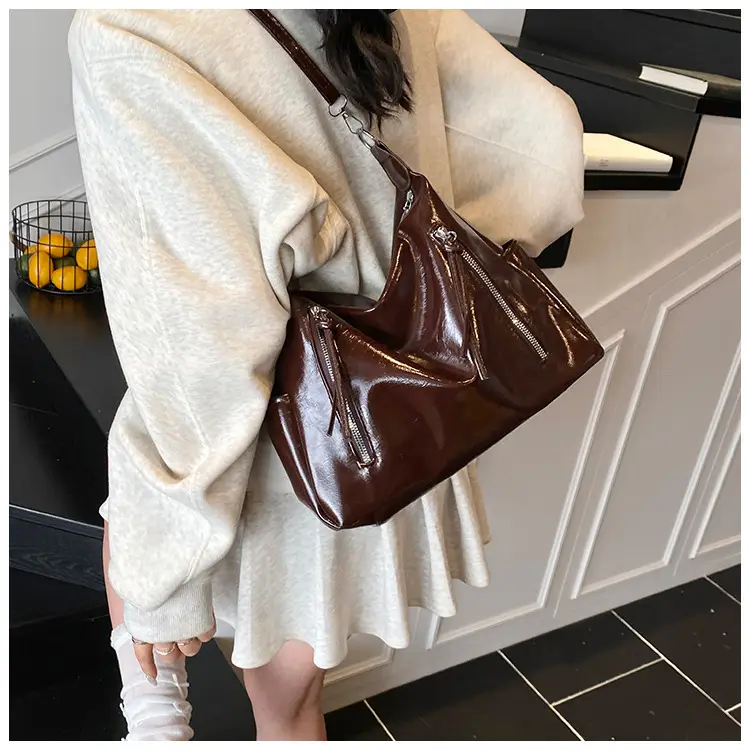 Retro Tote Bag Beige Brown Tassel Decor — feature 10