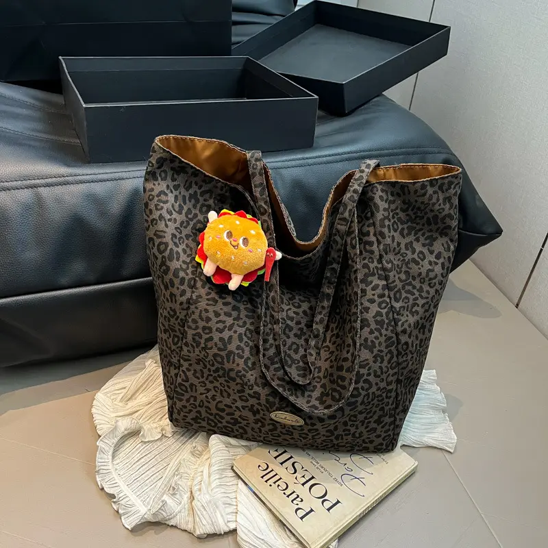 Retro Leopard Print Large Tote Bag for Women — feature 19