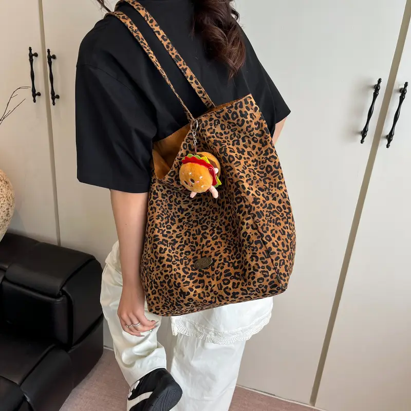 Retro Leopard Print Large Tote Bag for Women — feature 26