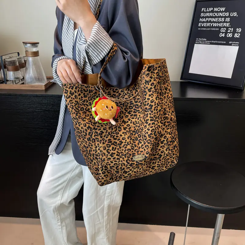 Retro Leopard Print Large Tote Bag for Women — feature 32