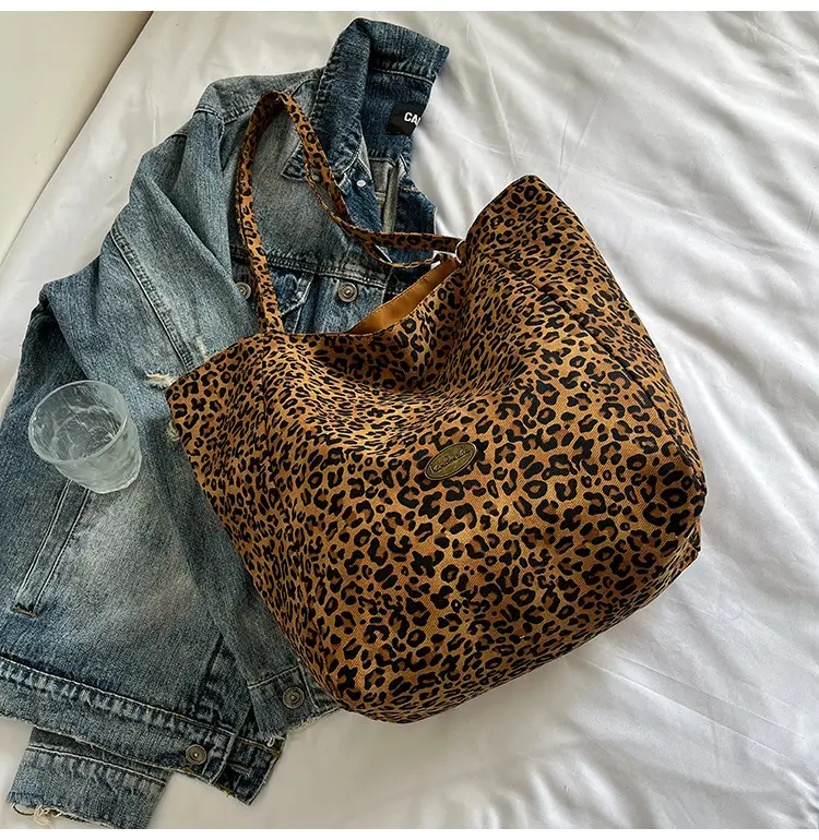 Retro Leopard Print Large Tote Bag for Women — feature 6
