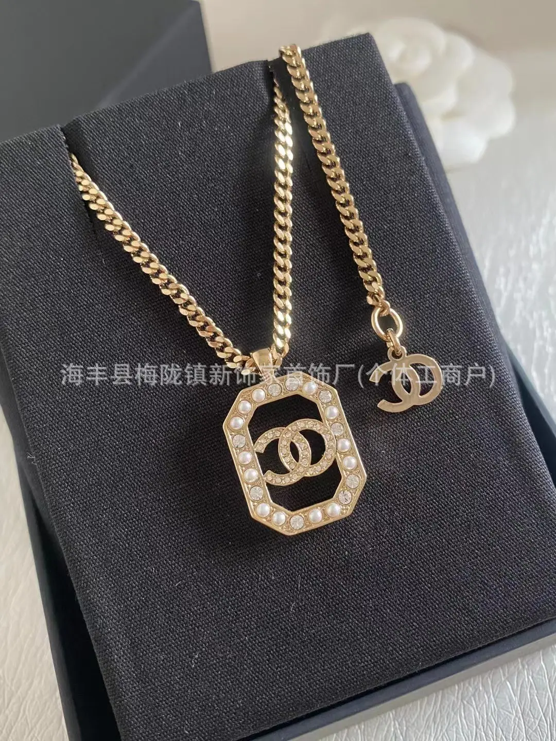 25B Pearl Heart Necklace with Letter Clavicle Chain - Image 13