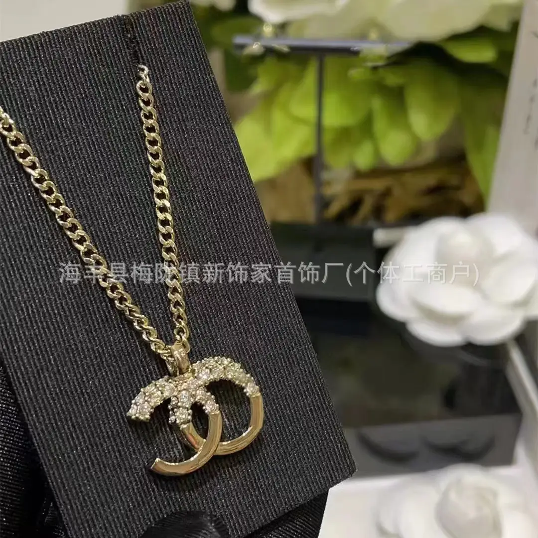 25B Pearl Heart Necklace with Letter Clavicle Chain - Image 3