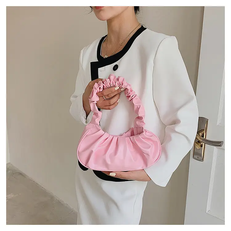 Cloud Pleated Women's Bag Black White 2023 — feature 17