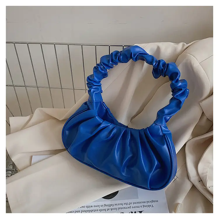 Cloud Pleated Women's Bag Black White 2023 — feature 25